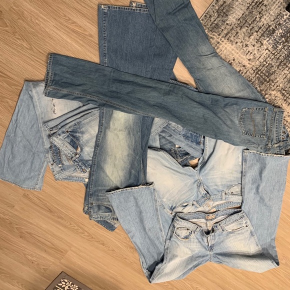 Bundle of buckle jeans - Picture 2 of 3